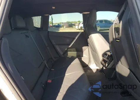 2025 BMW Ix xDrive50 из США, поврежденный, VIN WB523CF02SCT46332